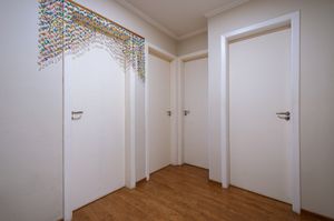 Image 7 - 922830