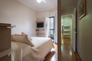 Image 19 - 922830