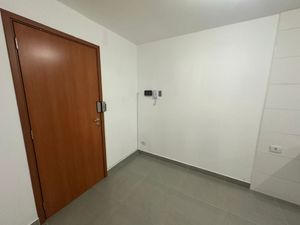 Image 8 - 922833