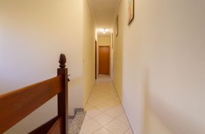Image 11 - 922835