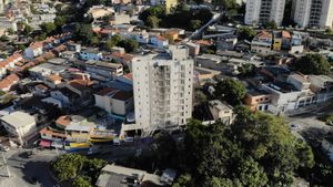 Image 22 - 922839