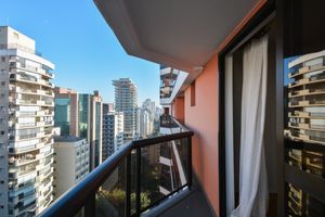 Image 1 - 922842