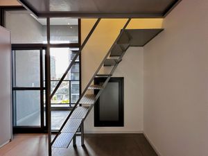 Image 21 - 922843