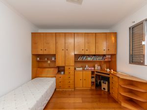 Image 18 - 922847