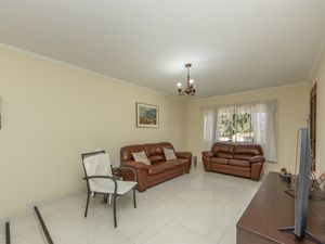 Image 1 - 922847