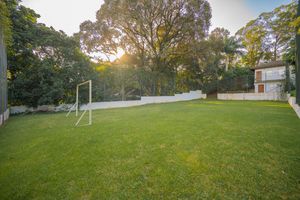 Image 23 - 922849