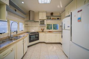 Image 30 - 922849