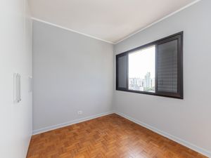 Image 7 - 922852