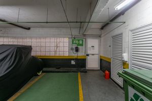 Image 19 - 922853