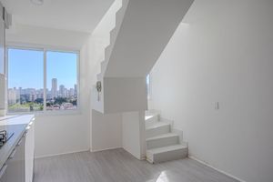 Image 7 - 922856