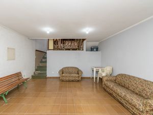 Image 38 - 922857