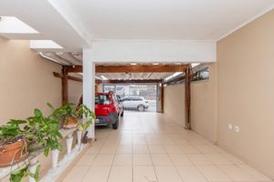 Image 19 - 922857
