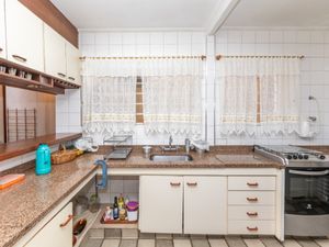 Image 13 - 922857