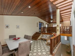 Image 14 - 922857