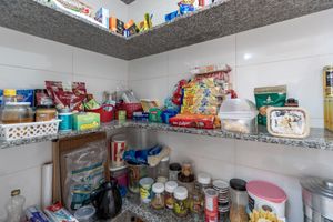 Image 95 - 922858