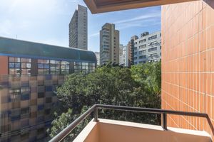 Image 17 - 922859