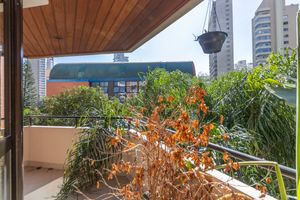 Image 8 - 922859