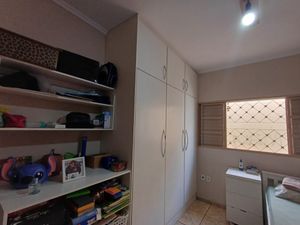 Image 33 - 922860
