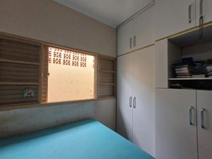 Image 19 - 922860