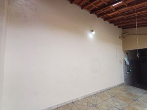 Image 7 - 922860
