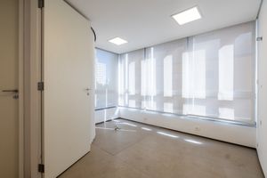 Image 9 - 922873