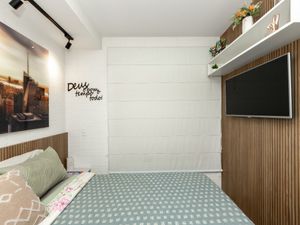 Image 19 - 922874