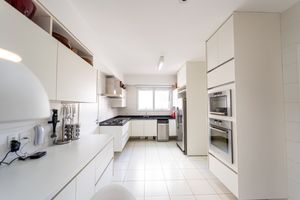 Image 23 - 922876