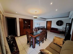 Image 1 - 922882