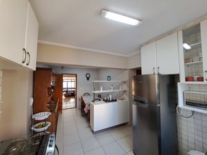 Image 3 - 922882