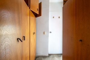 Image 15 - 922893