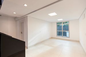 Image 12 - 922896