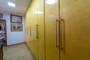Image 37 - 922910