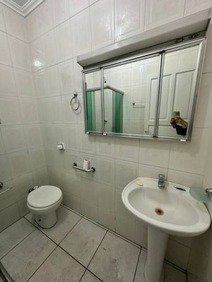Image 15 - 922911