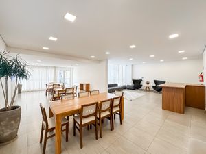 Image 21 - 922914