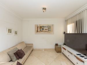 Image 8 - 922916