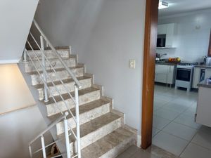 Image 15 - 922921