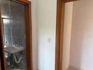 Image 41 - 922921