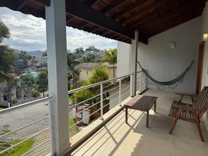 Image 17 - 922921