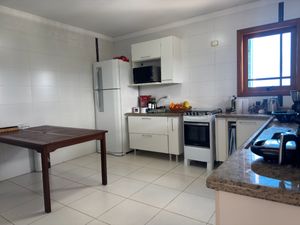 Image 35 - 922921