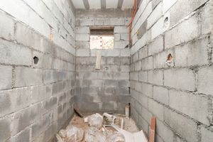 Image 25 - 922927