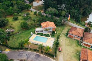 Image 8 - 922931