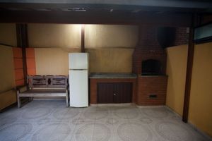 Image 13 - 922932