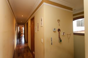 Image 31 - 922932