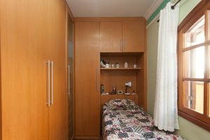 Image 21 - 922932