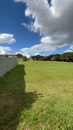 Image 10 - 922933