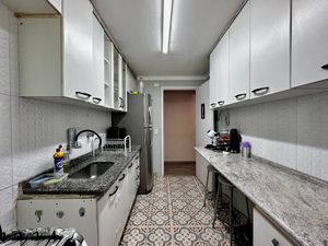 Image 3 - 922938