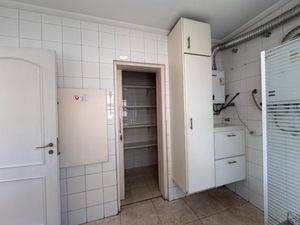 Image 45 - 922947