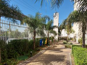 Image 7 - 922948