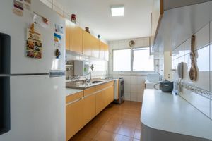 Image 24 - 922949