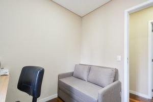 Image 21 - 922951